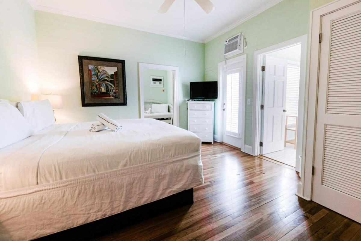 King Suite Balcony - At James House Key West Exterior photo