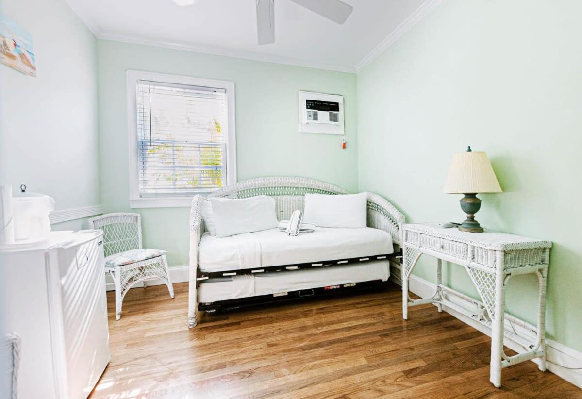 King Suite Balcony - At James House Key West Exterior photo